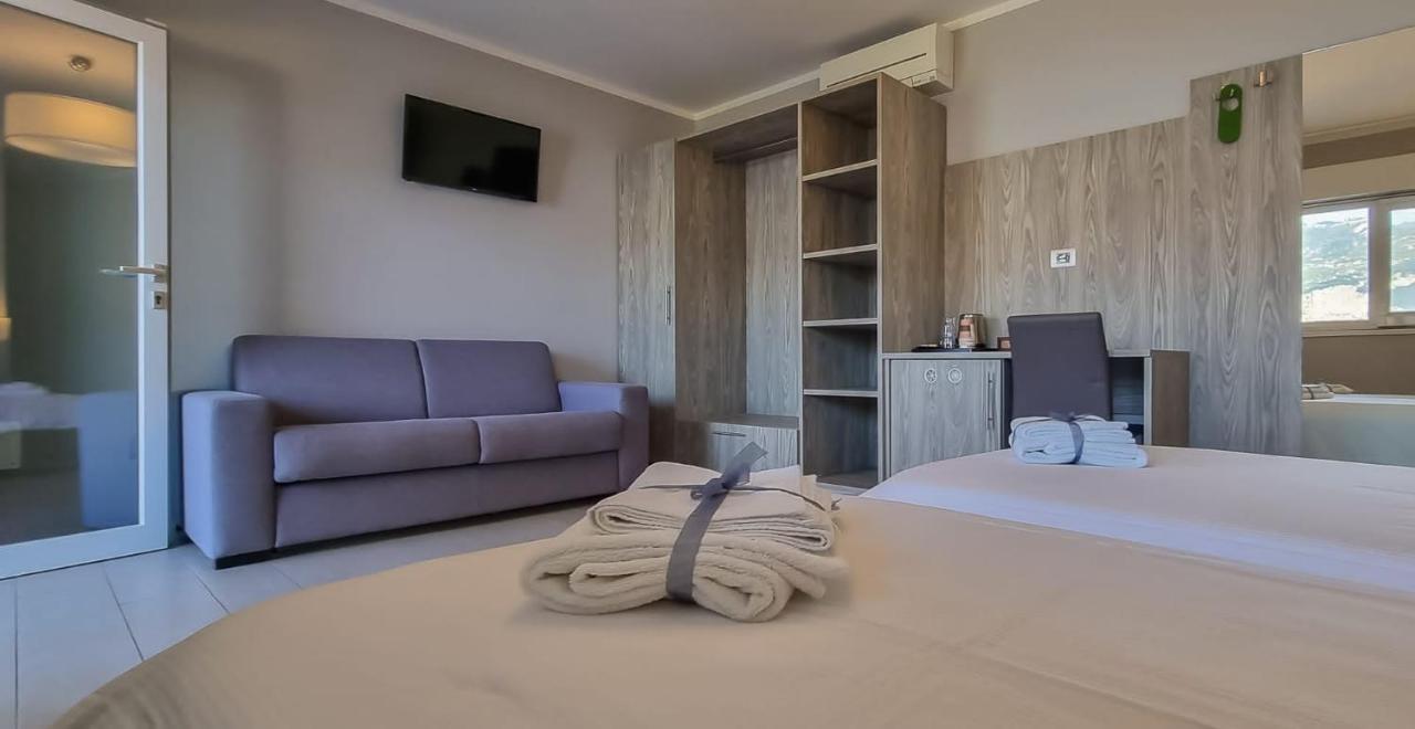 Hotel Casa Marinella Malcesine Dış mekan fotoğraf