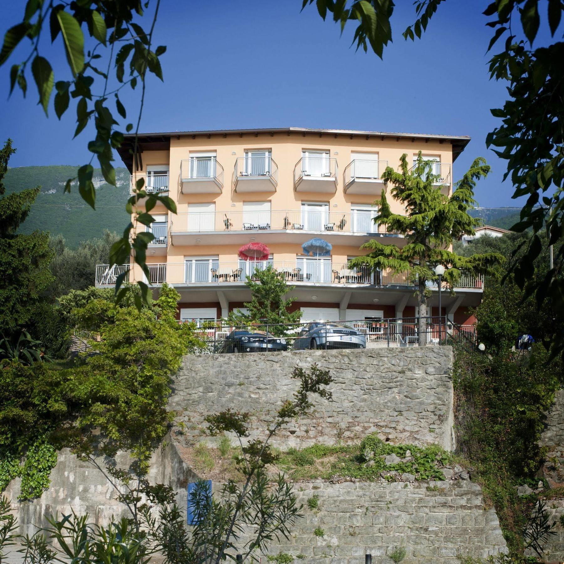 Hotel Casa Marinella Malcesine Dış mekan fotoğraf